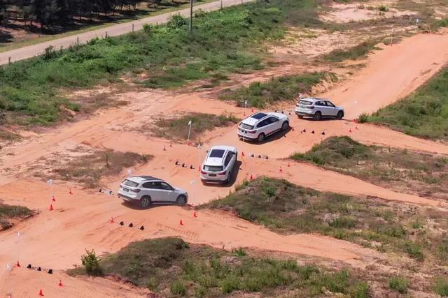 平顺、省油、纯电里程还能跑110公里,BMW X1 PHEV有点嚣张