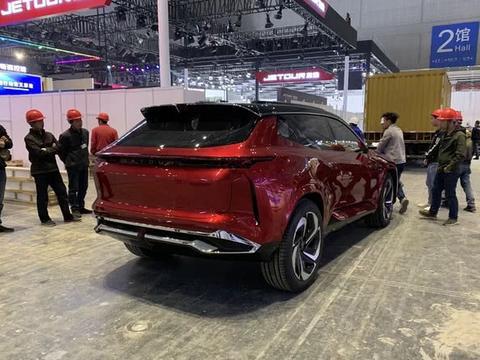 国产车设计师“斗法”，奇瑞明显变帅！长城吉利互相炫耀对开门