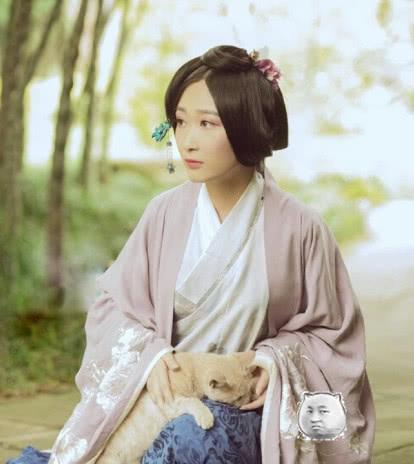 “明制汉服”有多美？当百岁老人穿上那刻，宛如“老佛爷”降世！