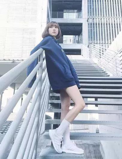 男生如何拍出ins风照片？学这几个pose就对了，高级自然又帅气