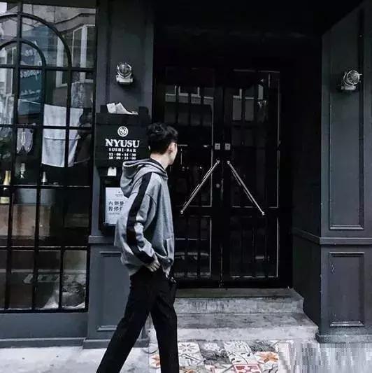 男生如何拍出ins风照片？学这几个pose就对了，高级自然又帅气