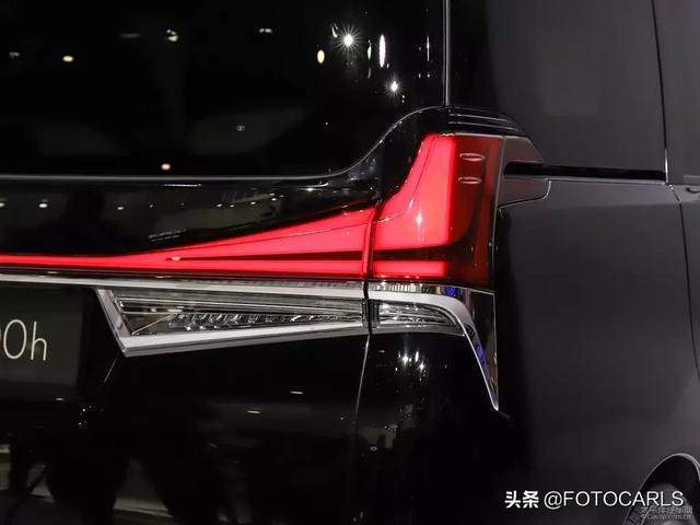 全新雷克萨斯LM300h实拍,比埃尔法高档的保姆车,加价多少合适
