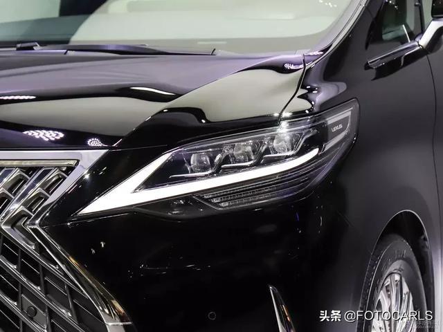 全新雷克萨斯LM300h实拍,比埃尔法高档的保姆车,加价多少合适