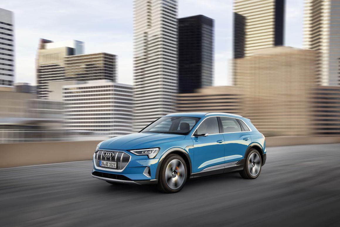 奥迪性能版纯电SUV e-tron S已经路试,有望明年面世