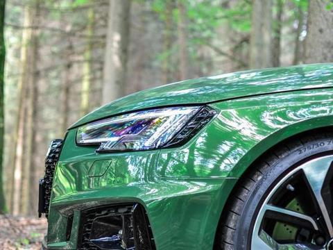 原谅色奥迪RS4 Avant，旅行车该有的样子