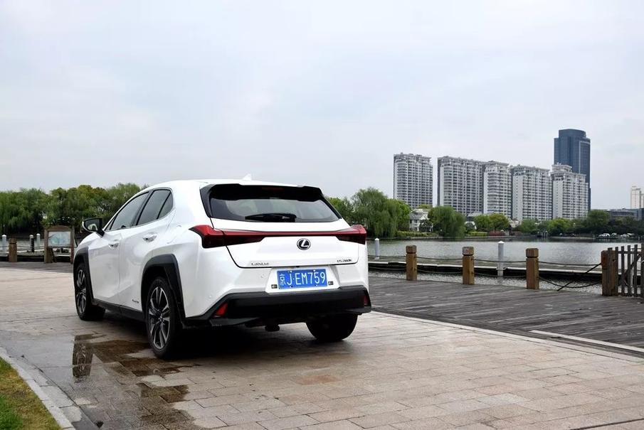 雷克萨斯的车就没有驾驶乐趣?推荐你试试这辆UX260h