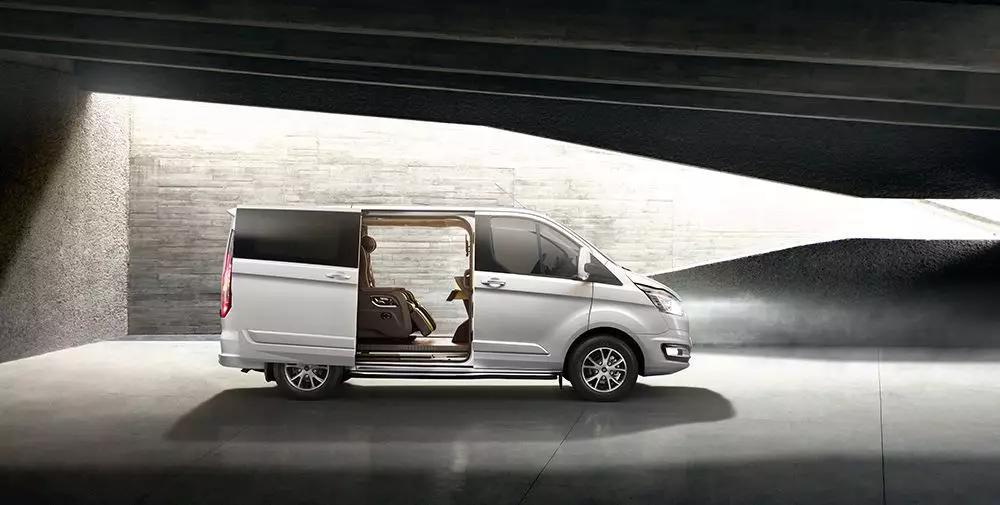 花20万买一辆MPV 就能瞬间拥有一台豪华房车?