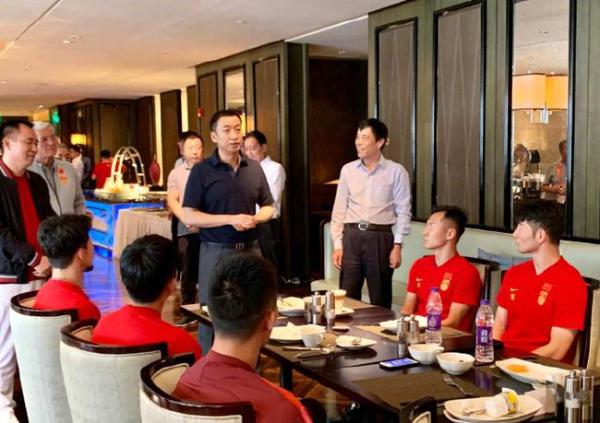 里皮回归首秀国足2比0菲律宾 归化球员李可首演