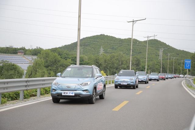 江淮新能源万里公测北京站 江淮iEVS4续航能力揭晓