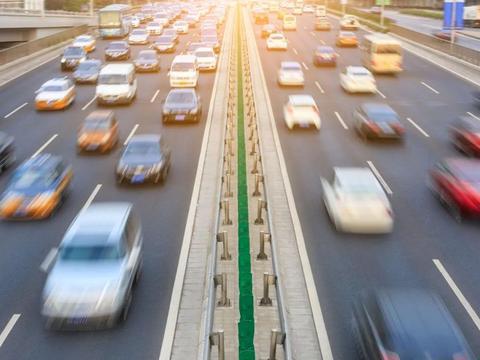 发改委：各地不得对新能源汽车实行限行、限购