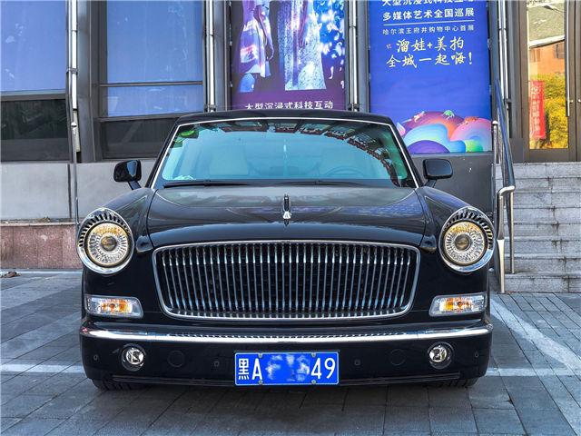 第一次见到500万起步的红旗L5,实车气场很足,交车时要穿礼服!