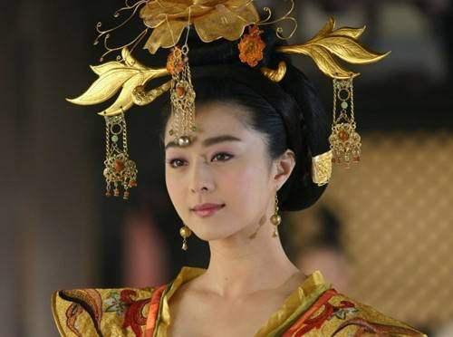 历史上，杨贵妃到底是个怎样的一个人？