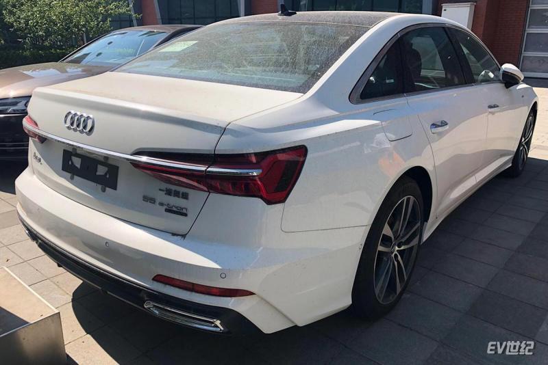 奥迪全新一代A6L e-tron谍照 贴“55 e-tron”尾标/接近量产