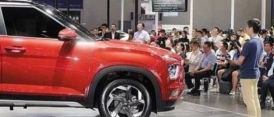 3天超10万市民涌向重庆车展 新能源车成新宠