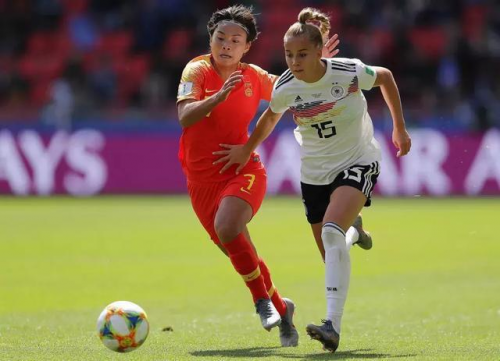 一场逼得德国队65分钟才进球的比赛，女足姑娘首战很出彩！