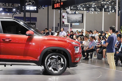 3天超10万市民涌向重庆车展 新能源车成新宠