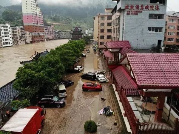 南方多地水灾告急，中国扶贫基金会紧急驰援