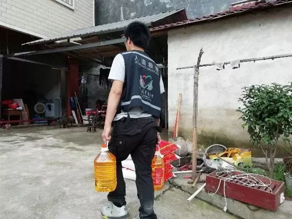 南方多地水灾告急，中国扶贫基金会紧急驰援