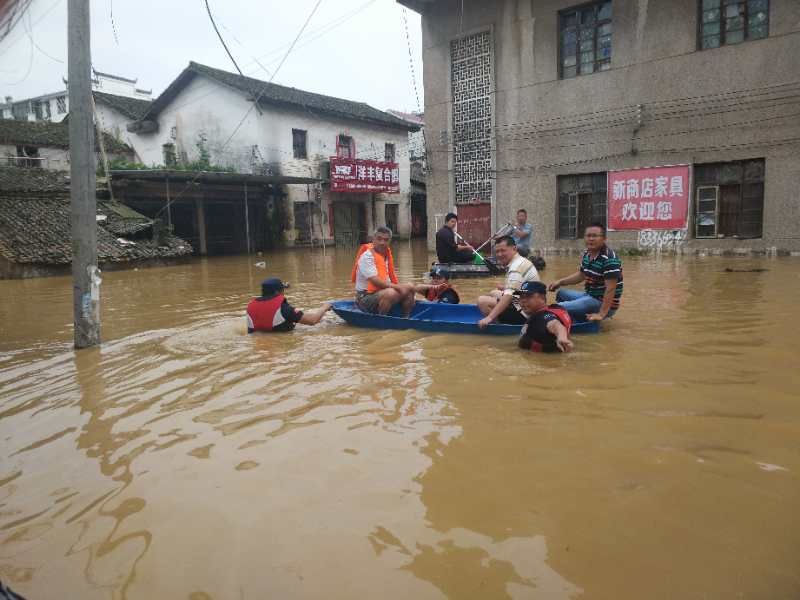 南方多地水灾告急，中国扶贫基金会紧急驰援