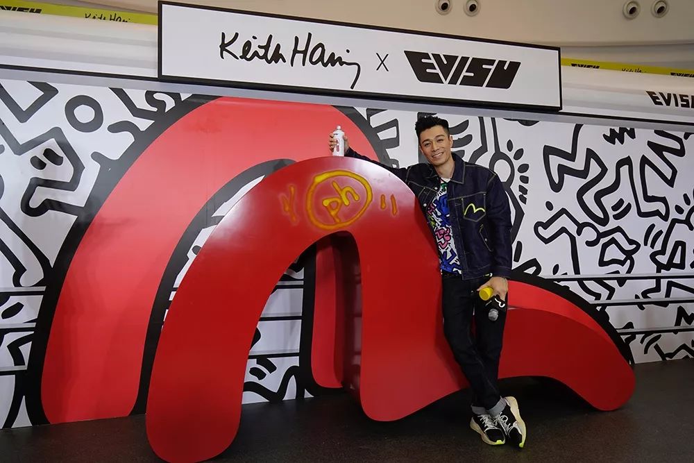 潮闻快食 |艺术家龙家升推出特别版Dazimomo！库兹马和奥科吉助阵耐克全亚洲篮球训练营