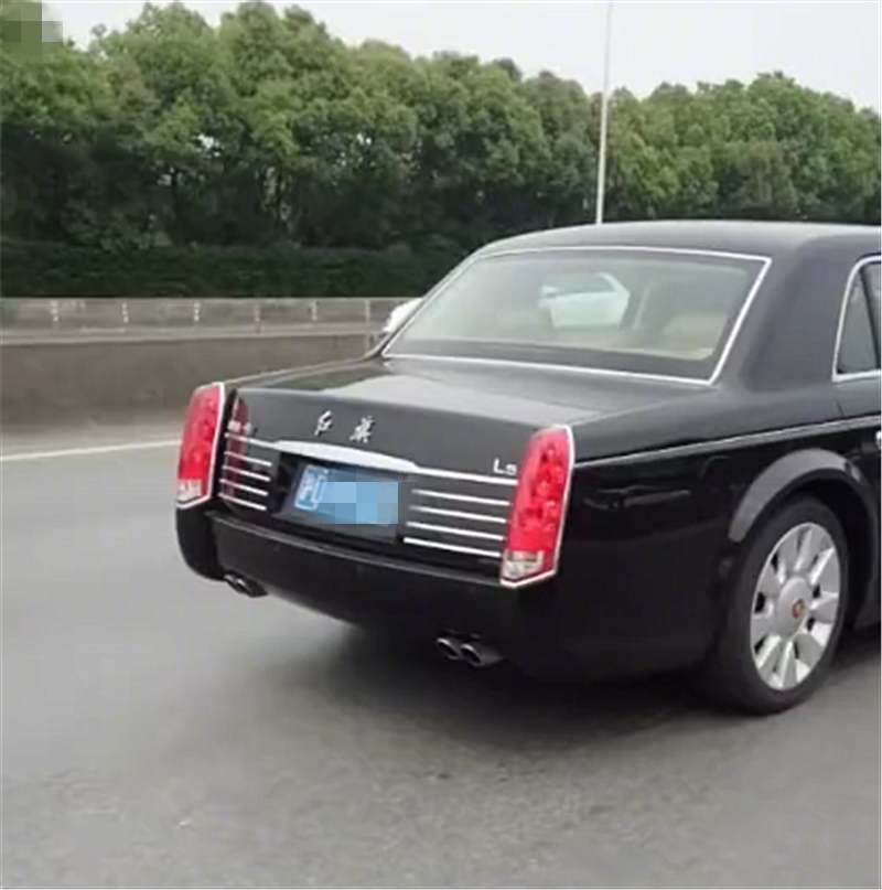 600万红旗L5现高架,配4出,车头两侧插旗,车型罕见,上海仅4台