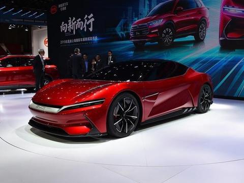 比亚迪跑车内饰曝光，三个“大电视”太科幻！网友：愿意等