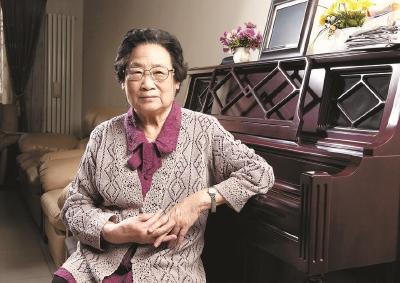 屠呦呦：一生与青蒿结下不解之缘