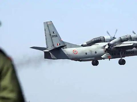 一架军机在边境坠毁，印度10万大军进入战备，大批苏-30升空警戒