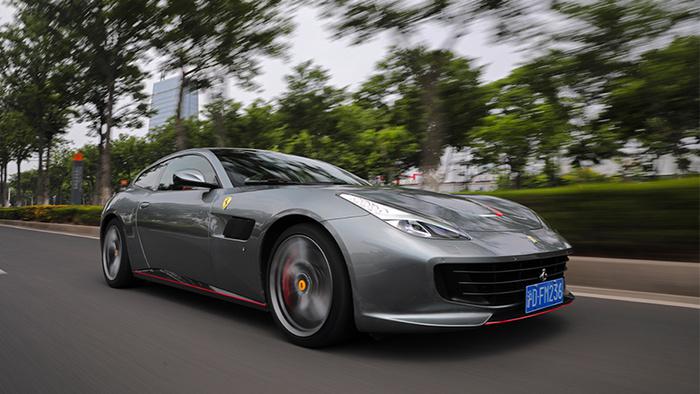 法拉利GTC4Lusso T首试:试着说出你不买它的理由