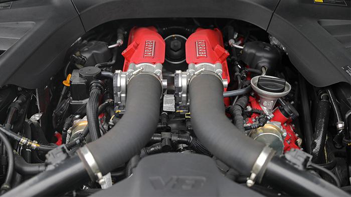 法拉利GTC4Lusso T首试:试着说出你不买它的理由