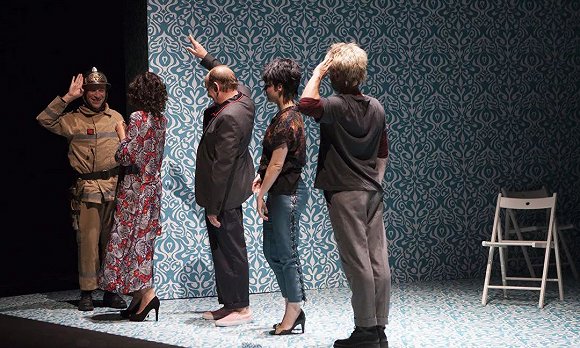 《秃头歌女》揭幕国际戏剧邀请展,中外好戏亮