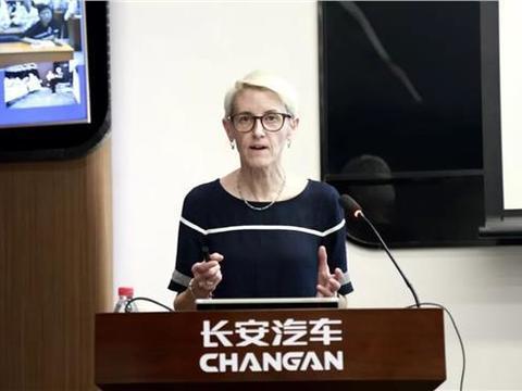 英国皇家两院院士来长安汽车了