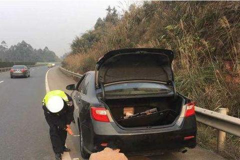 买了车险后，这4项救援是免费的，别不好意思呼叫