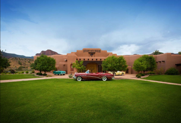 19亿买一座度假村还附赠50辆的古董车