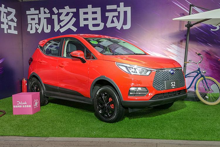 补贴后售价8.98 万元~10.98万元,续航305km,比亚迪S2正式上市