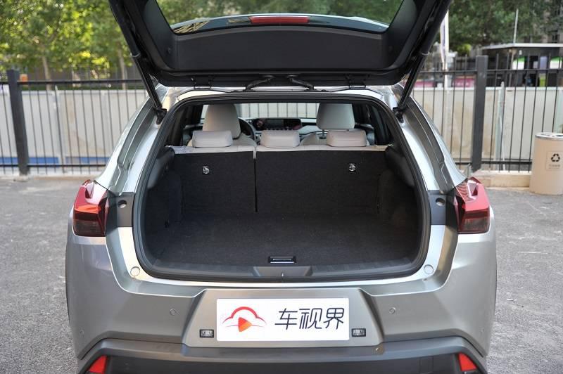 小资青年的“新宠”!试驾雷克萨斯UX 260h