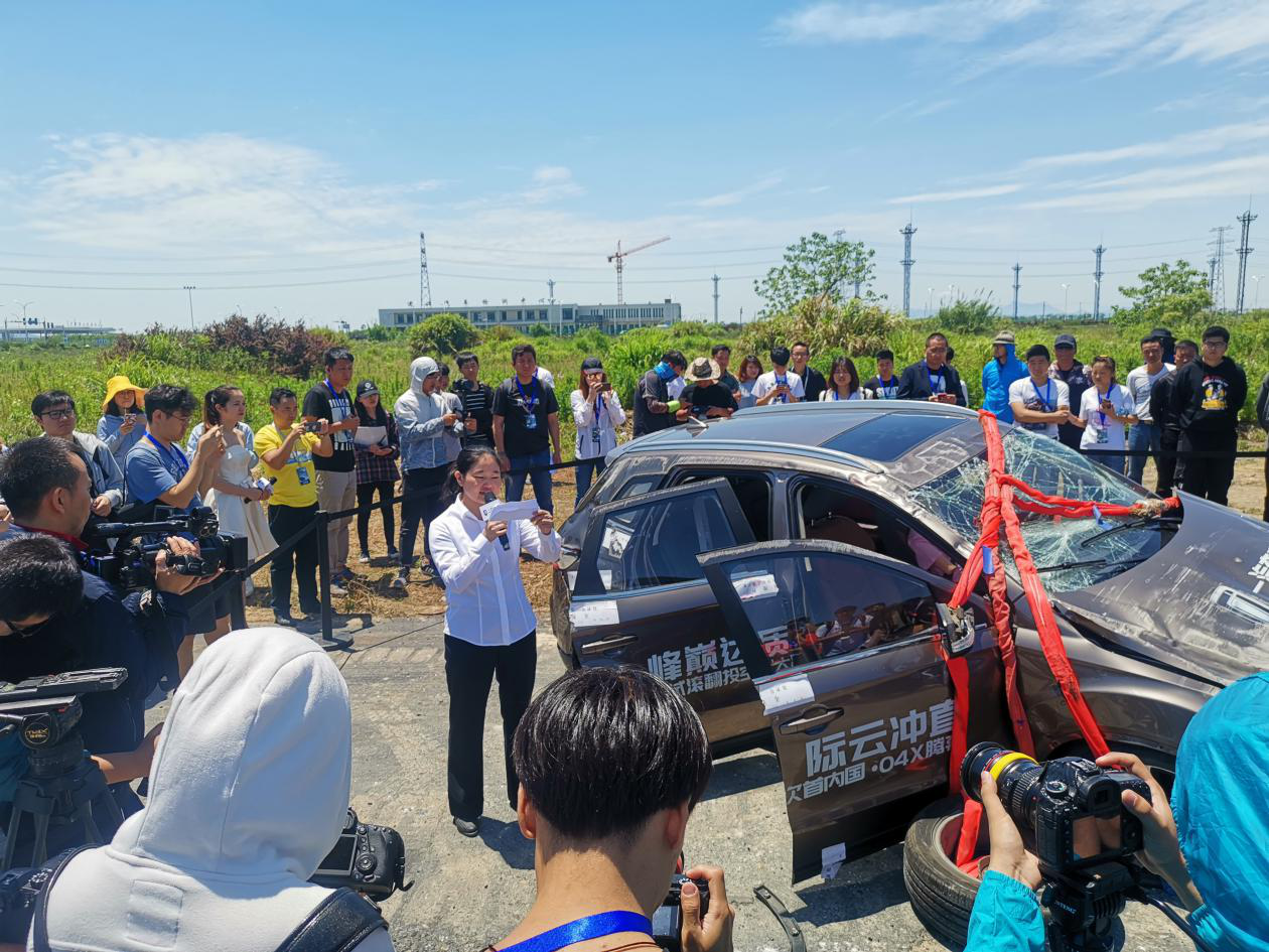 一汽奔腾搞了个X40空投,就哗众取宠?你们见不得自主品牌好?