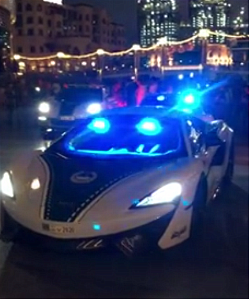 “警用版”迈凯伦,570马力3.1秒破百,车身配警示灯,专治飙车党