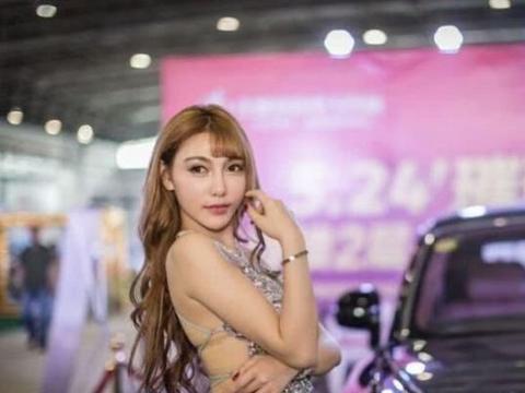 90后疯狂整容当车模，开400万豪车征男友，送宝马还陪玩