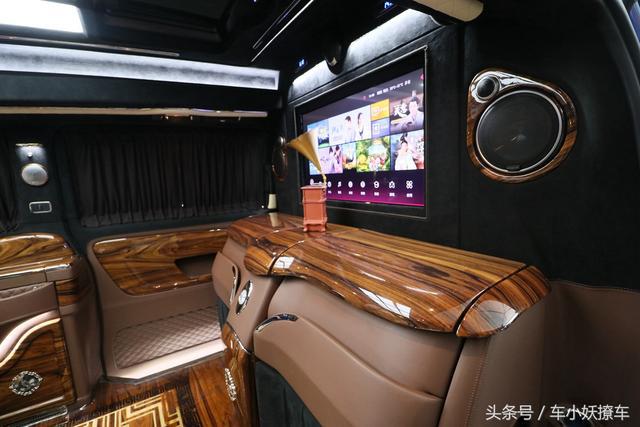 加价40万买埃尔法?不如优惠10万提奔驰商务,品牌碾压空间更大!