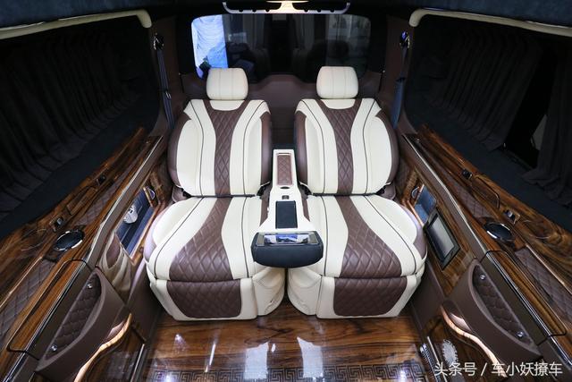 加价40万买埃尔法?不如优惠10万提奔驰商务,品牌碾压空间更大!