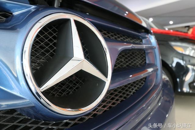 加价40万买埃尔法?不如优惠10万提奔驰商务,品牌碾压空间更大!