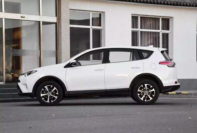 当新生代遭遇老江湖，探岳与RAV4荣放谁更讨年轻消费者喜欢？