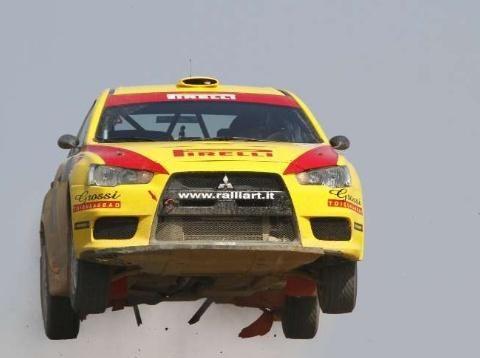 三菱拉力赛车，华美雅致，别有特色的线条设计，快来感受