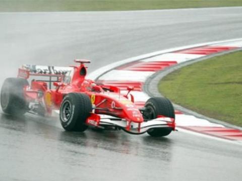 法拉利车队：惹眼的设计，来感受赛车的帅气，光彩夺目