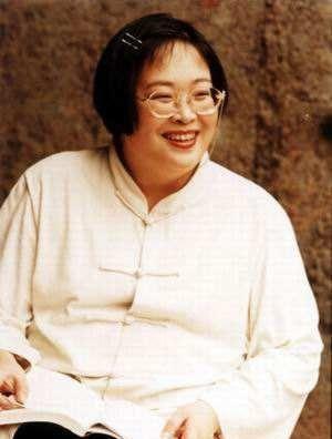 央视最知性的主持人，为事业成功减肥，现在孤身一人