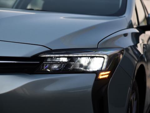 别克最帅的轿车，前脸酷似凯迪拉克，和旅行车一样能装才17万