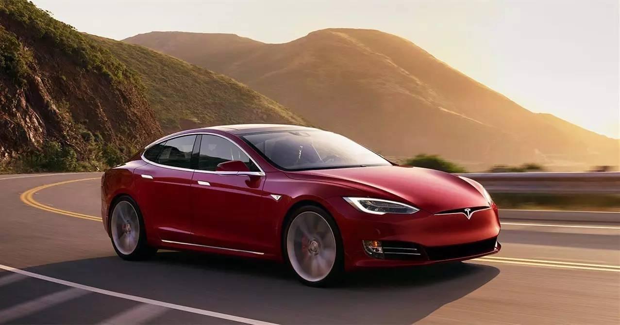 手握40万,要选Polestar 2还是Model 3?
