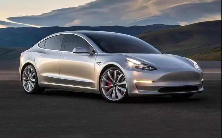 手握40万,要选Polestar 2还是Model 3?