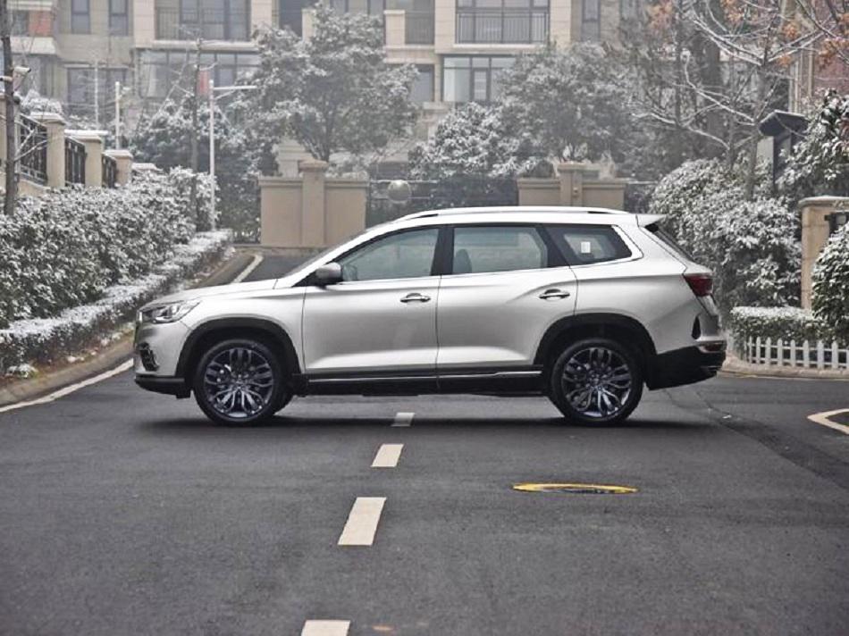 二师兄玩车 |轴距比汉兰达大,标配倒车影像8万起可开走的7座SUV